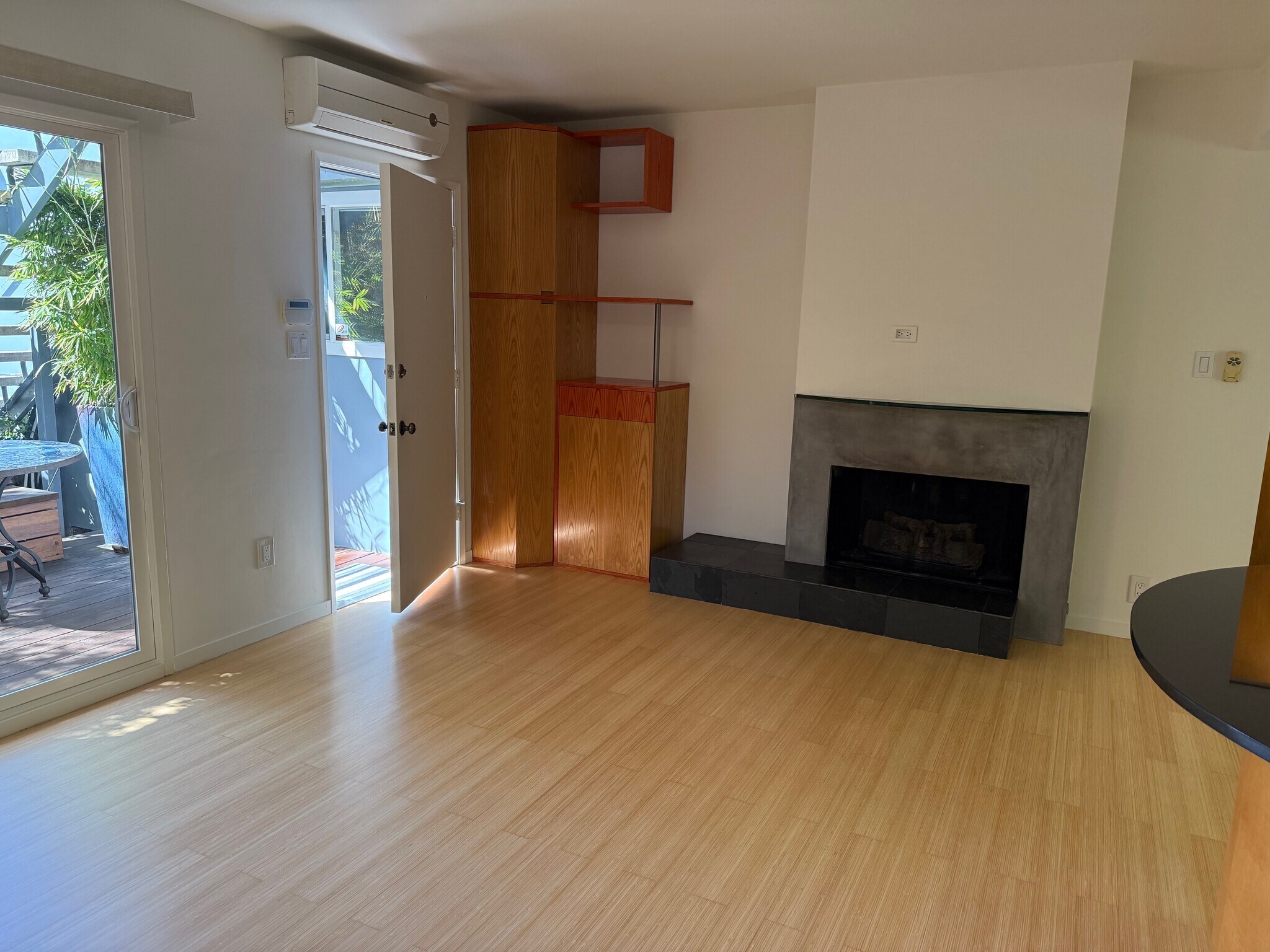 gas fireplace - 631 Pier Ave
