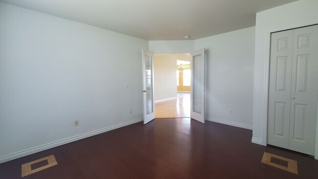Building Photo - 2452 N Rhode Island Ct