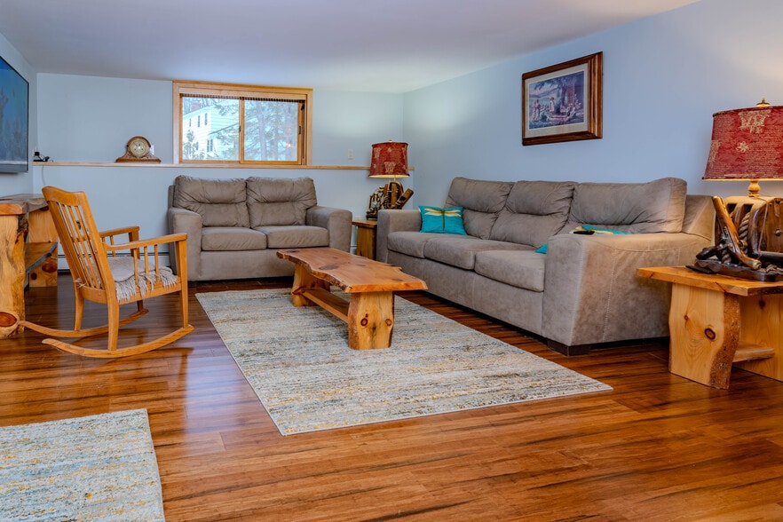 Building Photo - 215 Old Newtown Rd