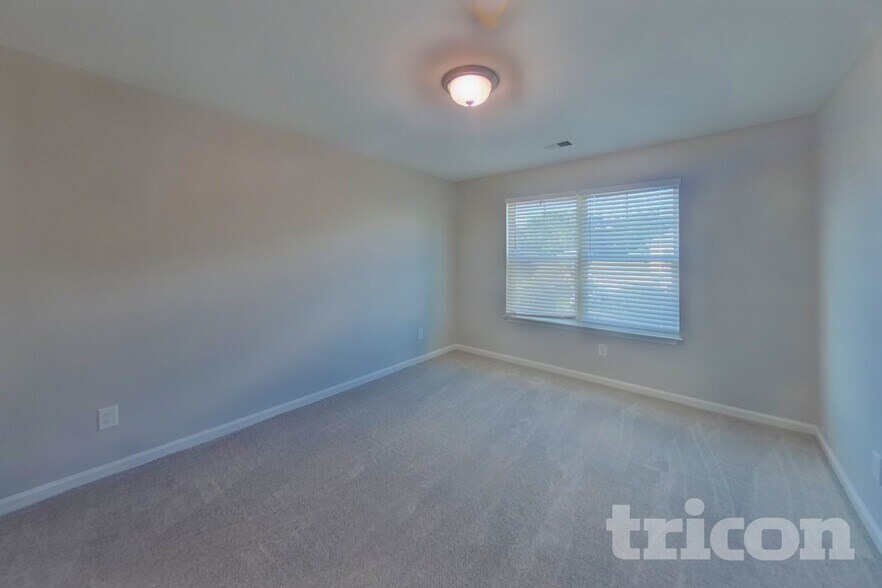 Building Photo - 539 Branch Wood Dr