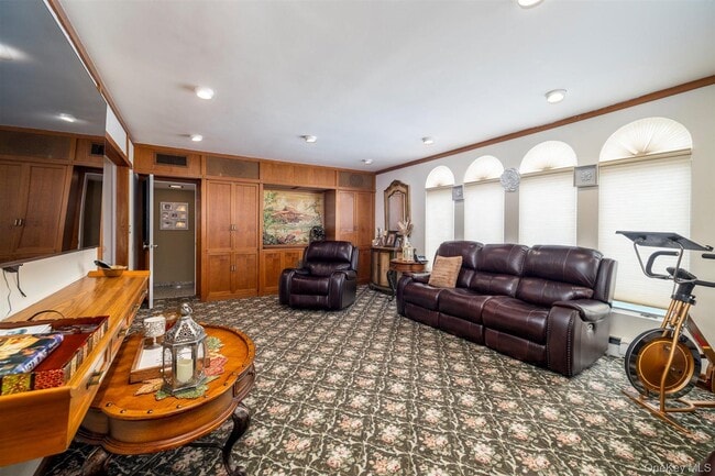 Building Photo - 229 Willard Dr