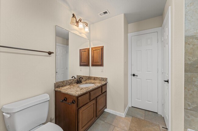 Building Photo - 7 N Beech Springs Cir