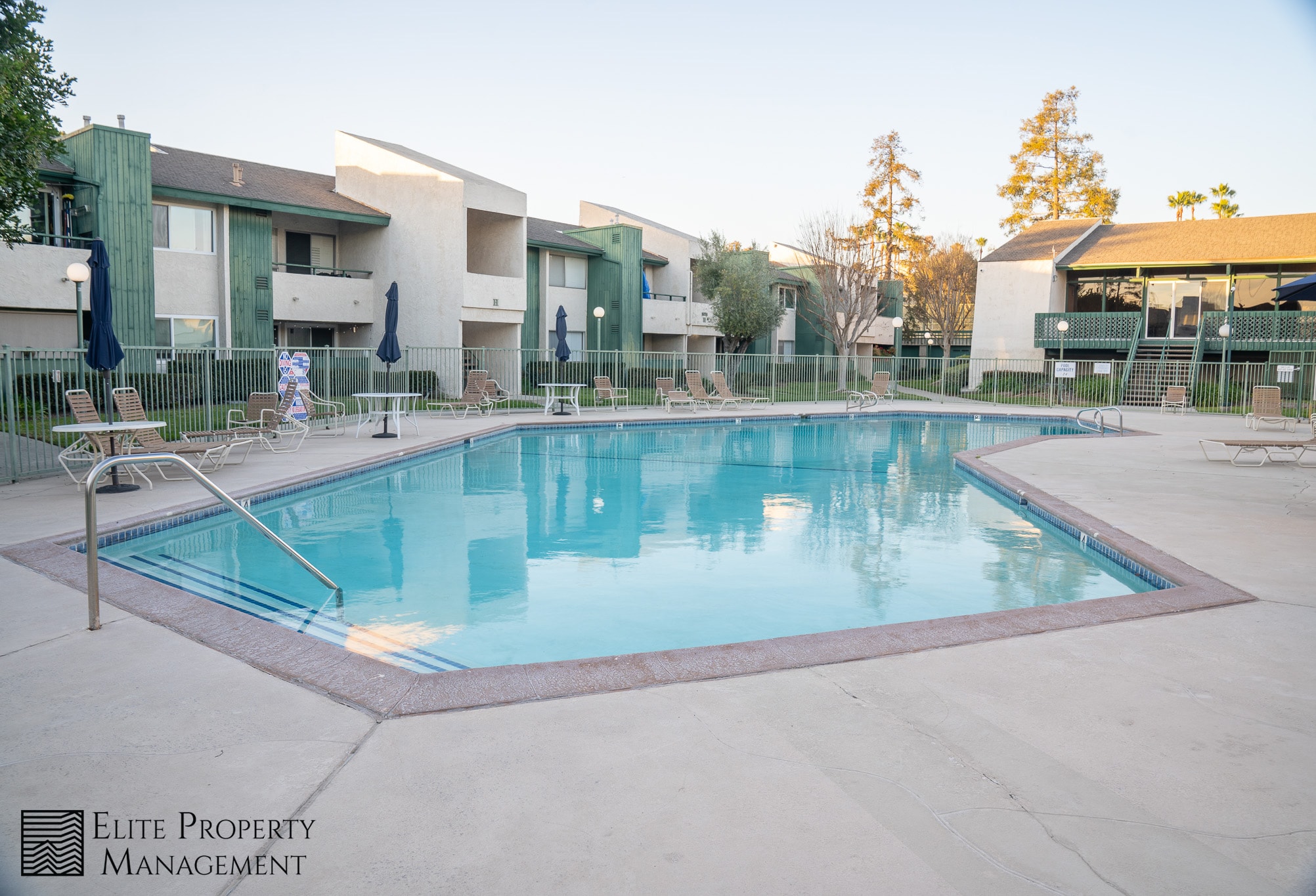 Building Photo - 15220 Ocaso Ave