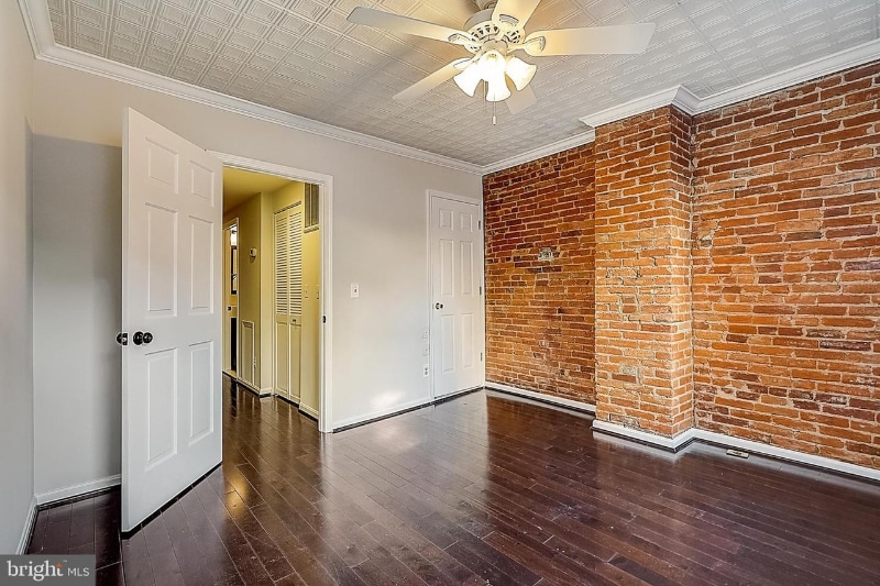 Building Photo - 703 S Bethel St