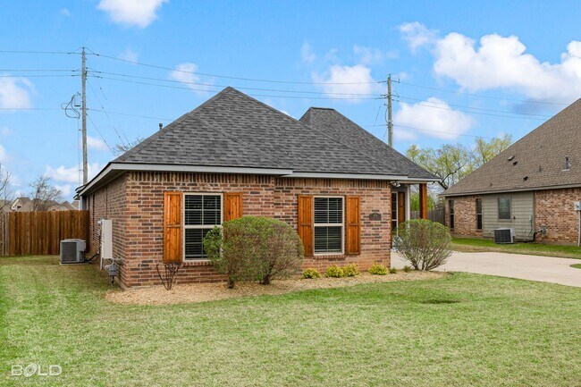 Building Photo - 3 Bedroom 2 Bath in Cypress Bend