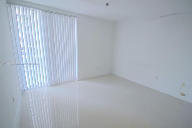 Building Photo - 6362 Collins Ave
