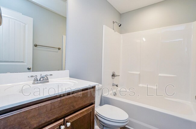 Building Photo - 249 Lockeland Park Dr
