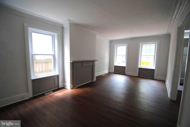 Building Photo - 217 Wood St