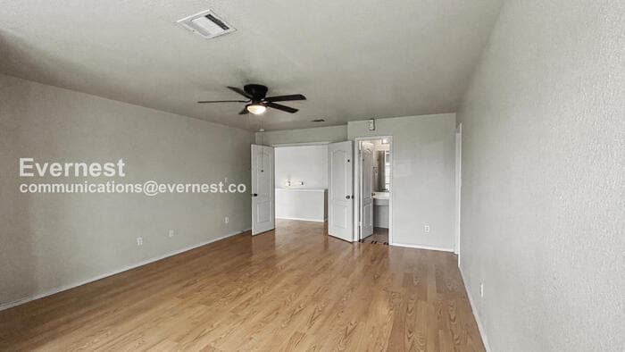 Building Photo - 386 Siebert Dr