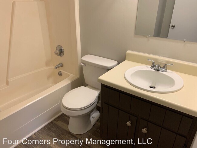 Building Photo - 1111 Birchcrest Dr