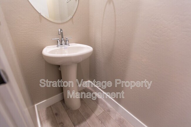 Building Photo - 3855 S McQueen Rd