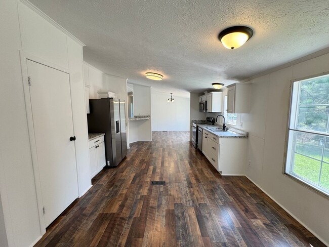 Building Photo - 8600 Bragg Dr
