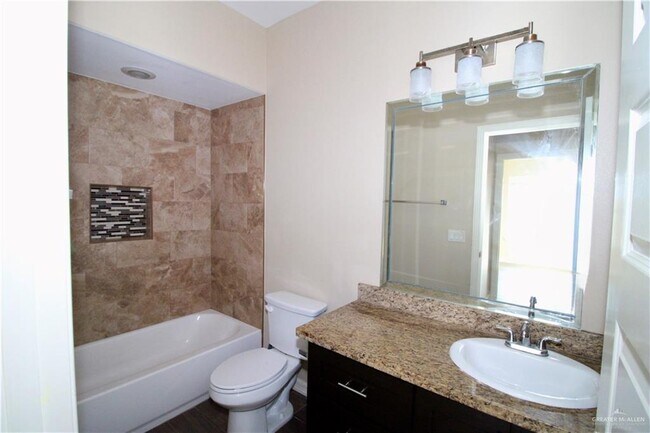 Building Photo - 13 Taft St