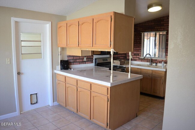 Building Photo - 10416 Lambda Dr