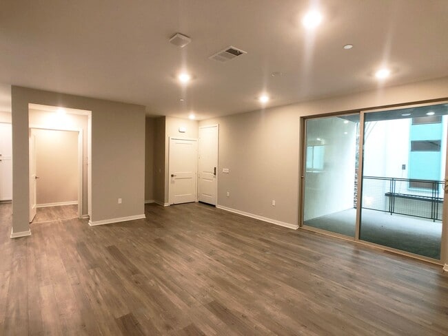 Building Photo - 195 Bowery