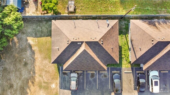 Building Photo - 2901 E de la Rosa Dr