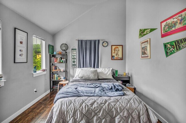 Building Photo - 4517 Depew Ave