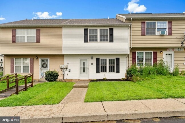Building Photo - 553 Blaker Dr