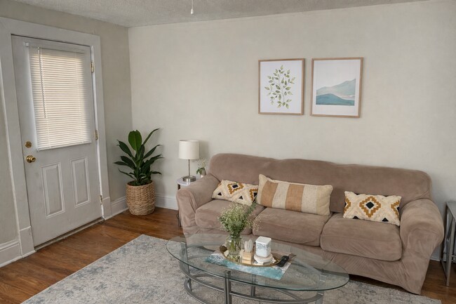 Building Photo - 362 Oldham Ave