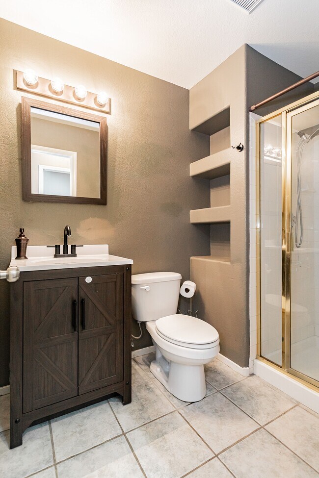 Guest bathroom downstairs. Has a shower. - 8600 Mirada del Sol Dr