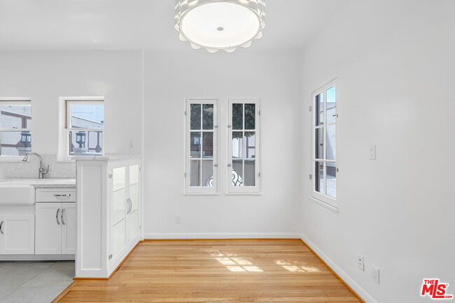 Building Photo - 1557 S Genesee Ave