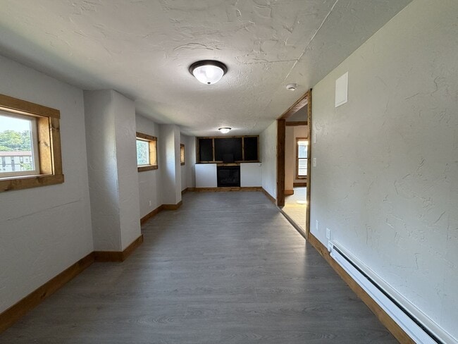 Building Photo - 317 Earl St