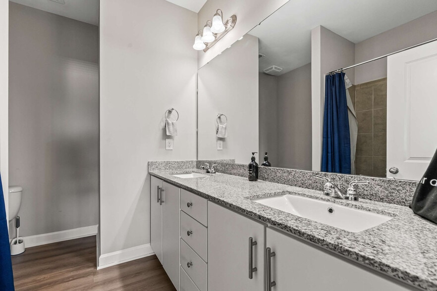 Building Photo - 12830 Delvin Castle Ct