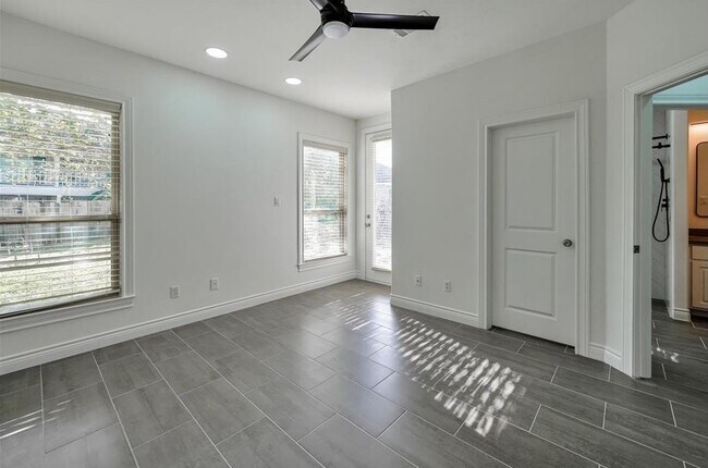 Building Photo - 119 Capetown Ln