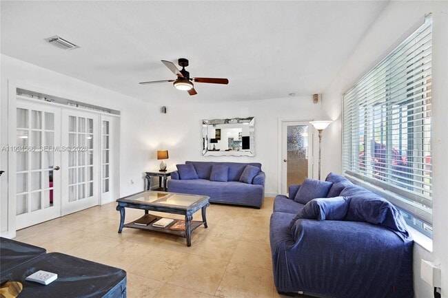 Building Photo - 2834 SW 33rd Ave