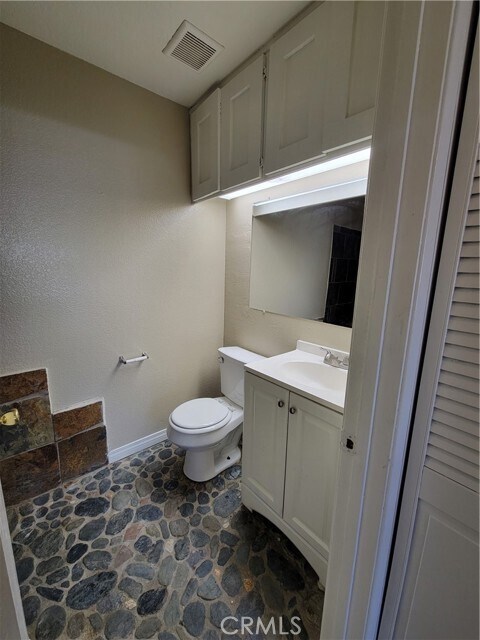 Building Photo - 3640 Oak Creek Dr