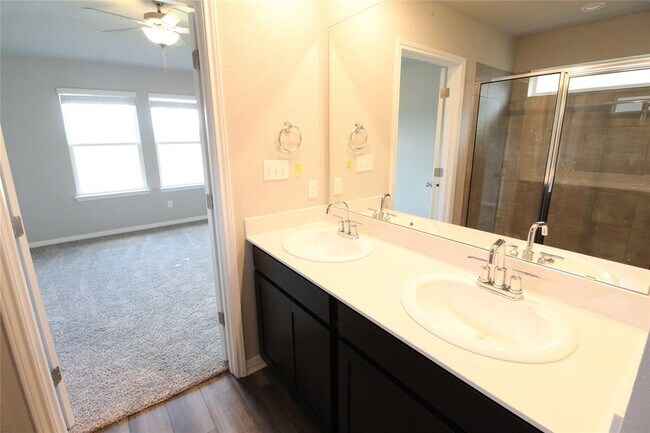 Building Photo - 504 Dayspring Cv