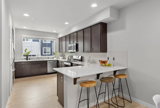 Building Photo - Stunningly Upgraded 2-Bed, 2.5-Bath Townho...