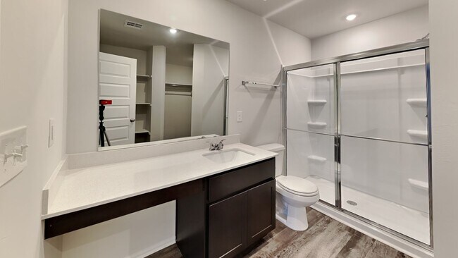 Building Photo - A Nice 4 Bed 2 Bath Home in Mustang School...