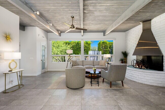 Building Photo - 1155 E Paseo El Mirador