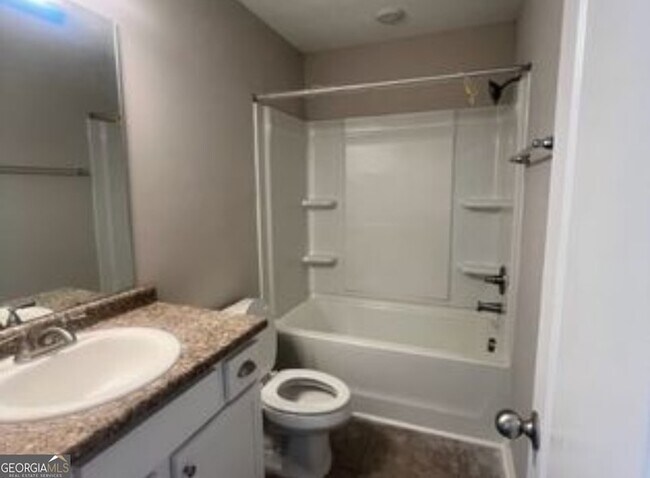 Building Photo - 135 Sams Dr