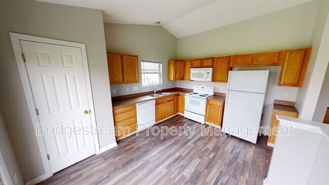 Building Photo - 8694 Plum Creek Ct