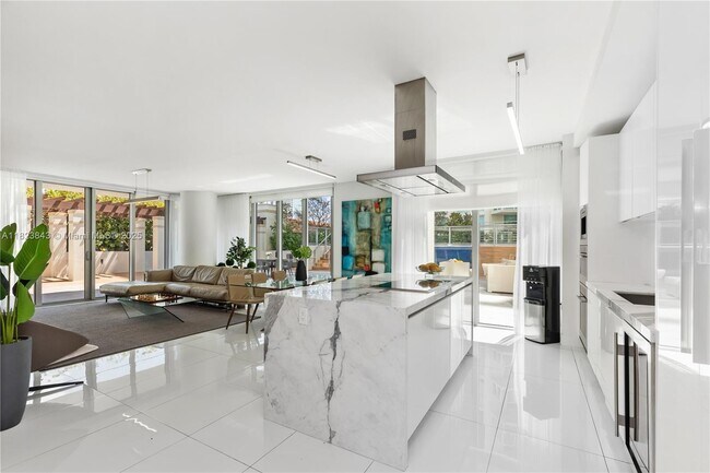 Building Photo - 300 Sunny Isles Blvd