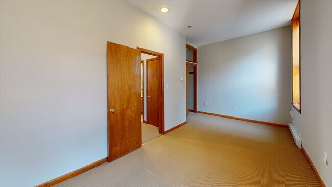 Building Photo - 97 Hudson St