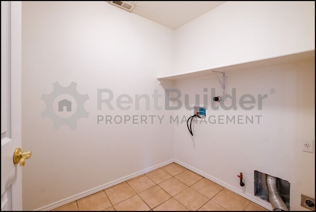 Building Photo - *** WOW PRICE REDUCTION JUST IN TIME FOR S...