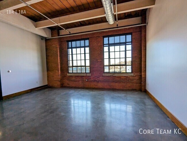 Building Photo - 382 W 22nd St