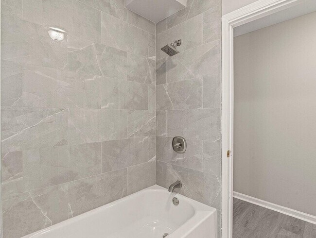 Building Photo - 1018 S 52nd St