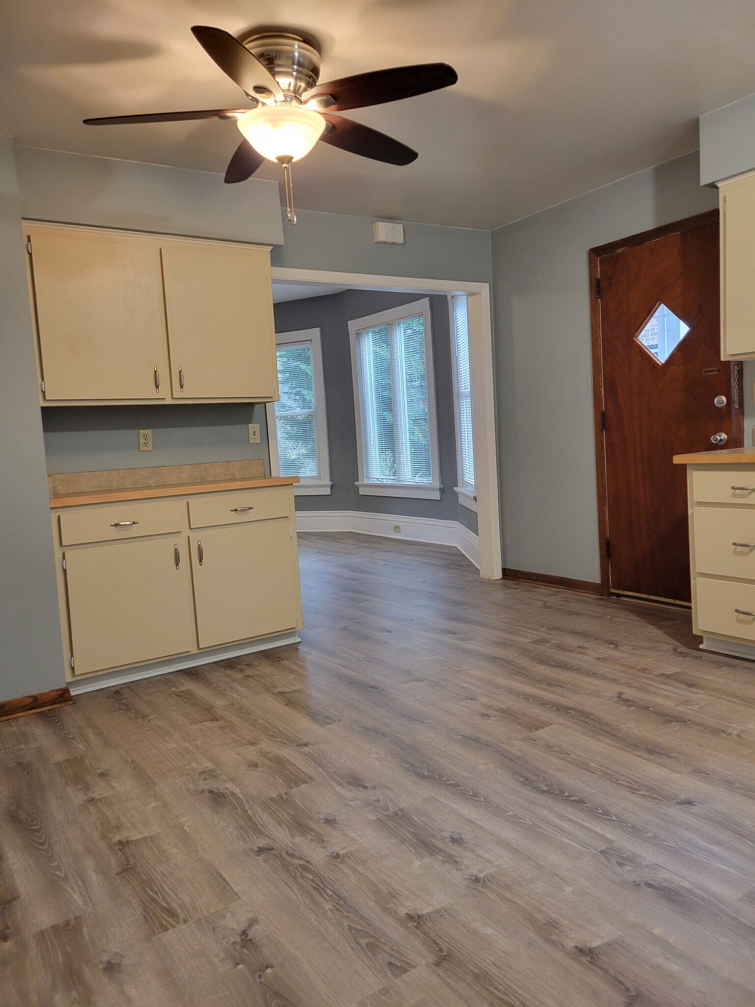 Building Photo - 213 S Webster St