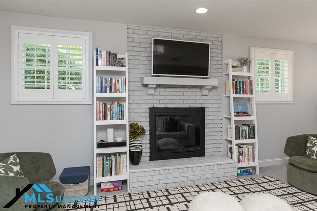 Building Photo - 4500 Lakemont Dr
