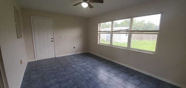 Building Photo - 4047 Cannon Ct