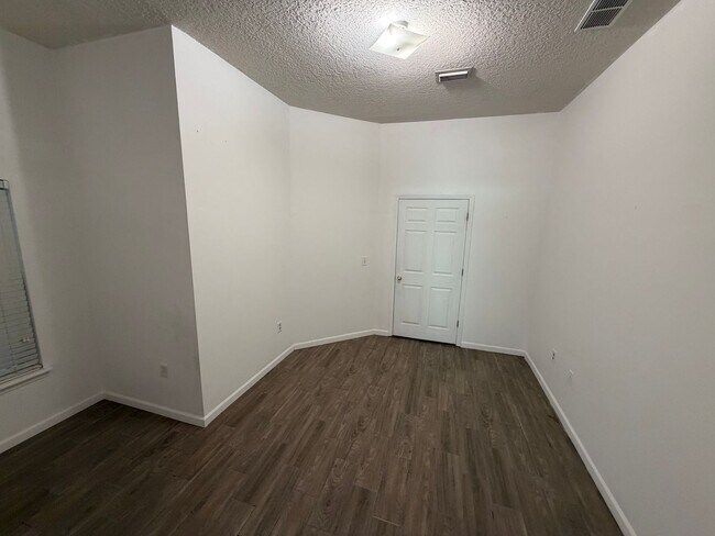 Building Photo - 7071 Deer Lodge Cir