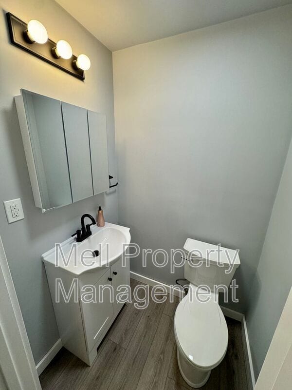 Building Photo - 1927 Stevens Street