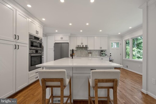 Building Photo - 1554 Forest Villa Ln