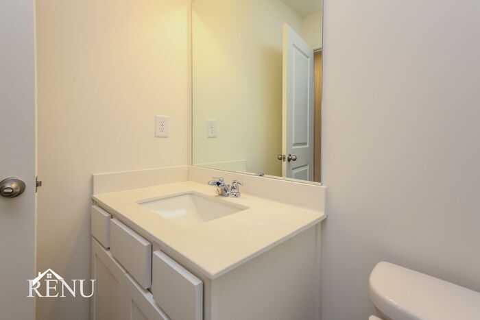 Building Photo - 3096 Calcutta St