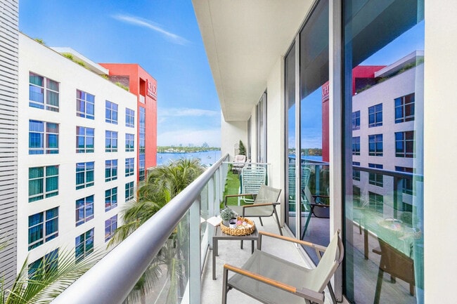 Building Photo - 777 N Ocean Dr
