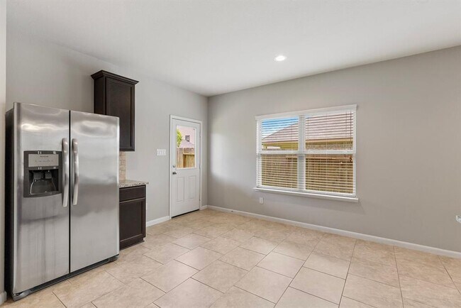 Building Photo - 12123 Parade Park Pl